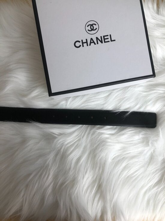 Chanel Classic Black Leather Belt with Gold CC Buckle main image 5